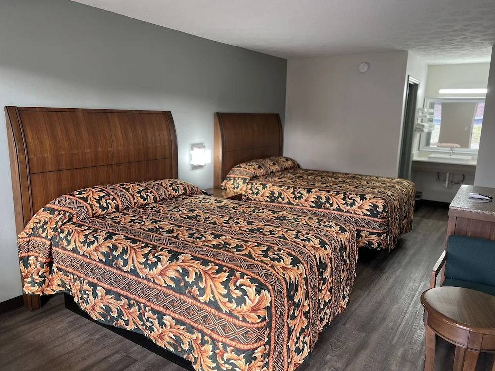 photo 1 of Royal Inn