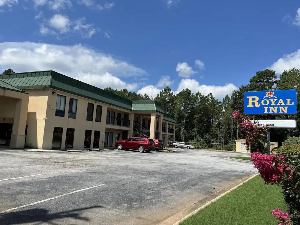 photo 1 of Royal Inn
