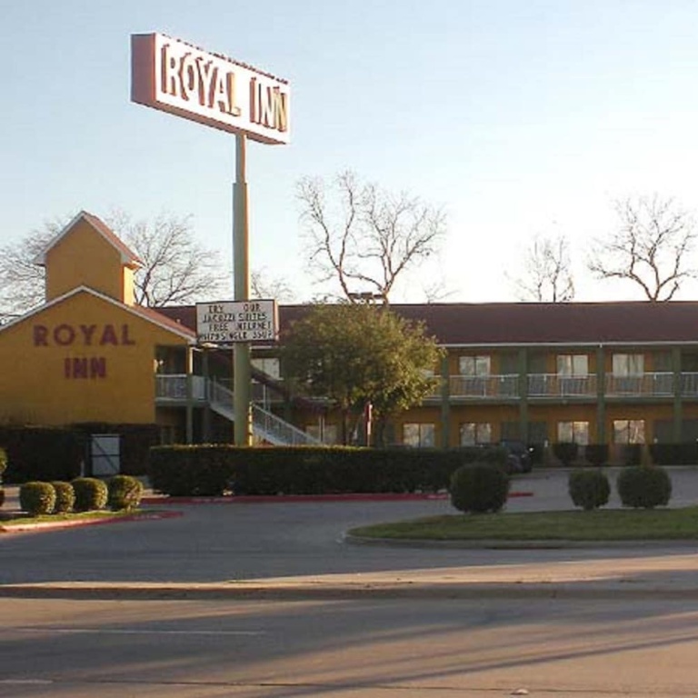photo 1 of Royal Inn Dallas NW