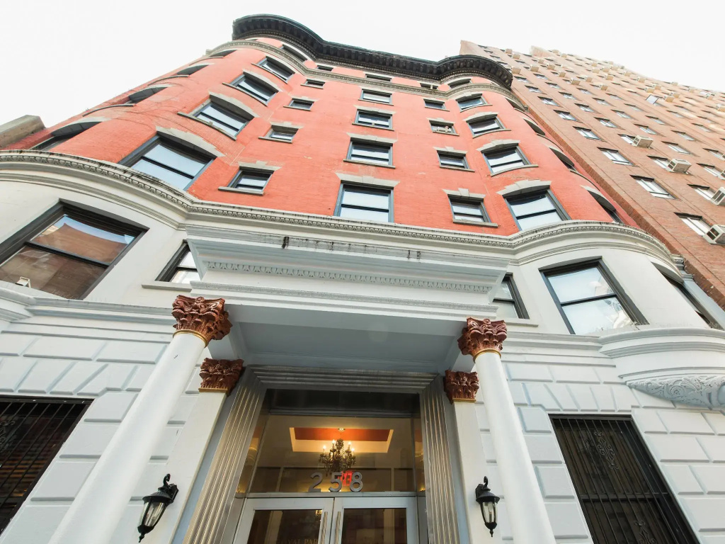 photo 1 of Royal Park Hotel