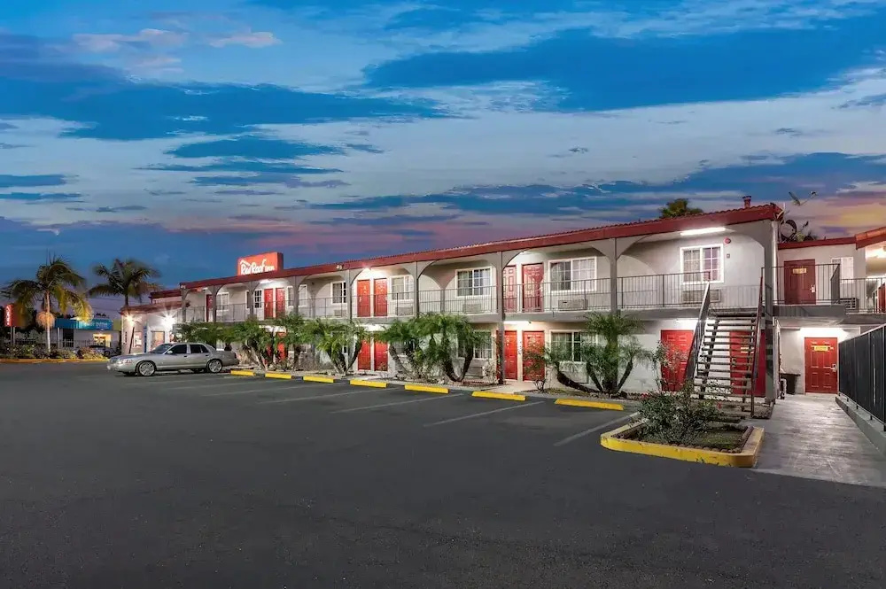 photo 1 of Red Roof Inn Los Angeles - Bellflower
