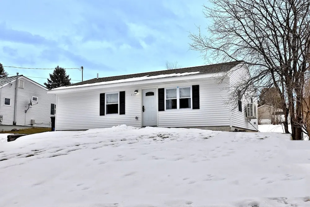 photo 1 of Rutland's Hidden Gem: 2 Br/1ba Renovated Home Close To Everything 2 Bedroom Home