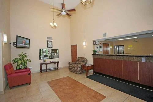photo 1 of Carolina Inn & Suites of Lake Norman