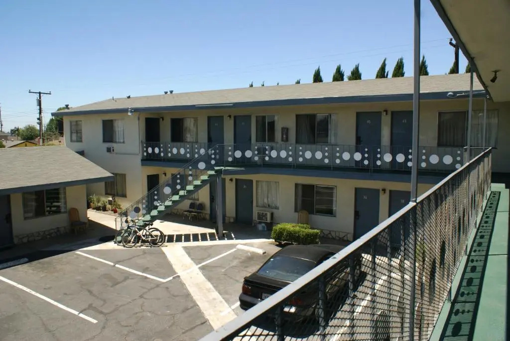 photo 1 of Sahara Motel