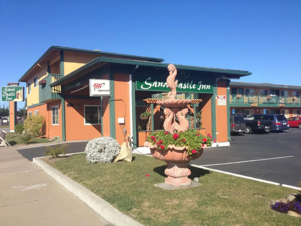 photo 1 of Sand Castle Inn