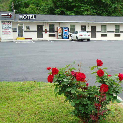 photo 1 of Sands Motel