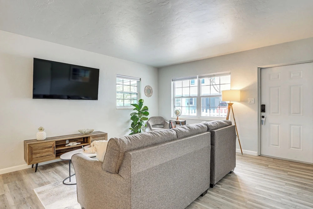 photo 1 of Sarasota Duplex in Gillespie Park: 1 Mi to Dtwn!