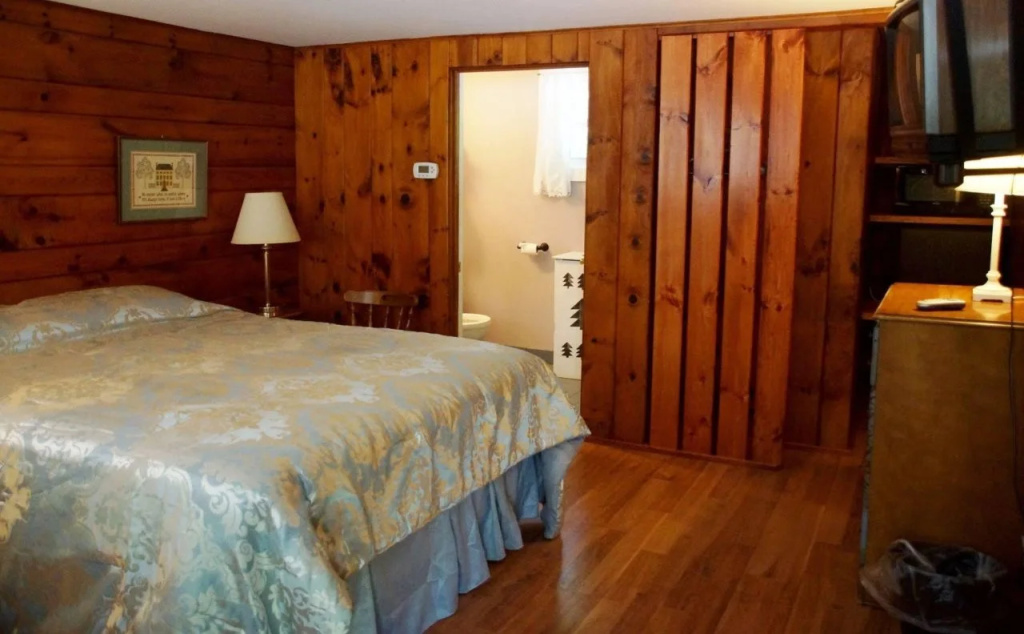 photo 1 of Saratoga Garden Motel