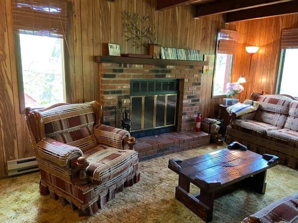 photo 1 of Saw Creek Cabin - Regent Hilltop