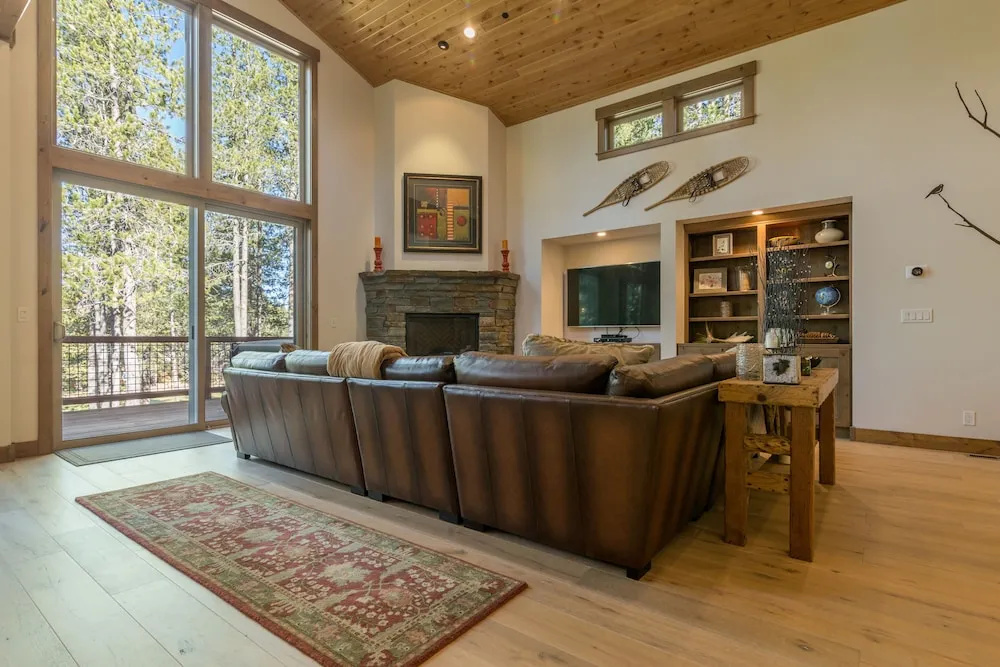 photo 1 of Sawtooth by Avantstay Spacious Pine Tree Cabin w/ Hot Tub