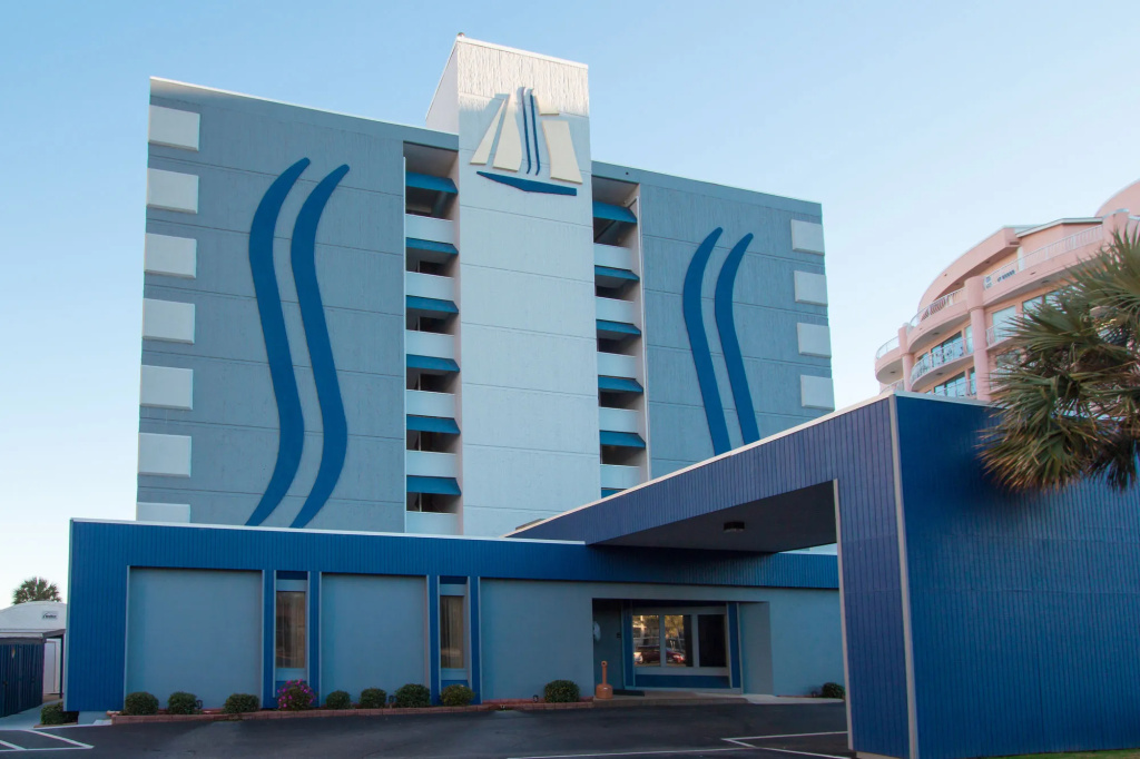 photo 1 of Schooner Beach and Racquet Club by Capital Vacations
