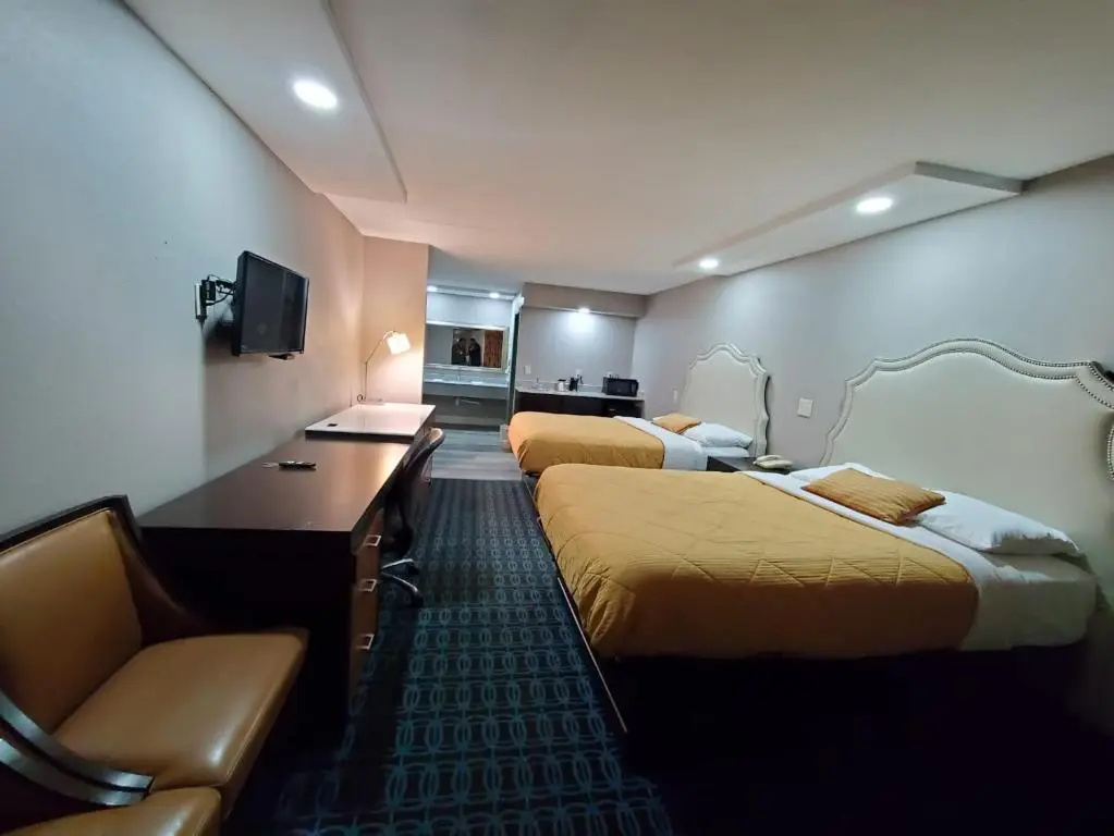 photo 1 of Scottish Inns & Suites