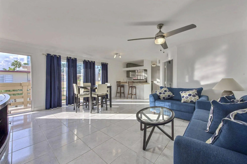 photo 1 of Perroquet Hotel Fort Lauderdale Beach