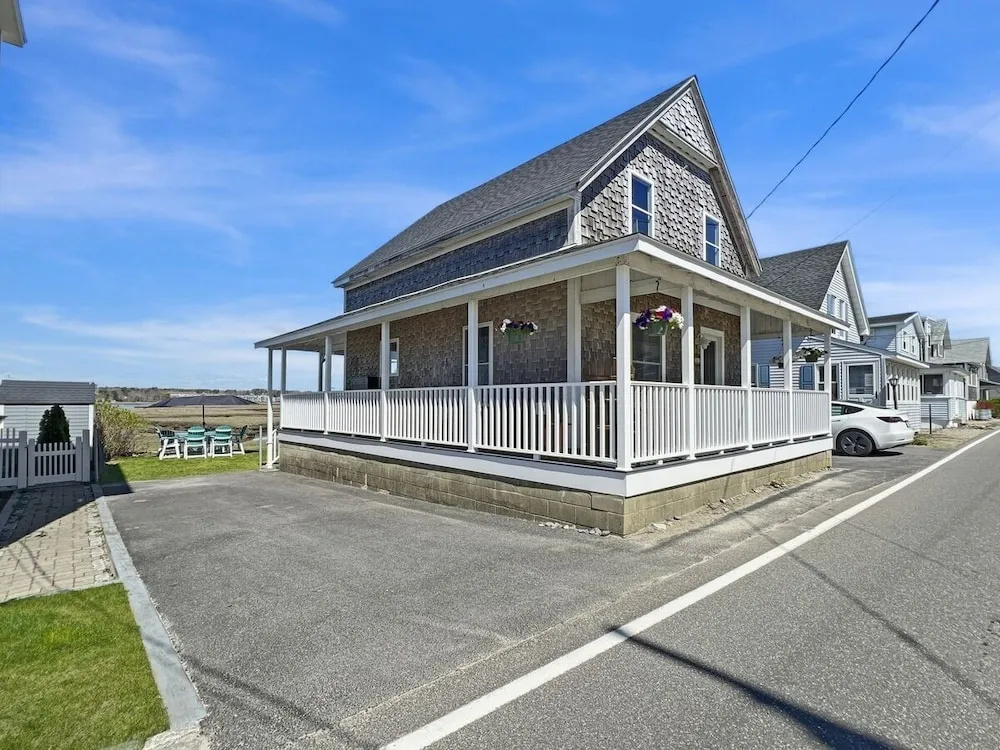 photo 1 of Sea Esta 4 Bedroom Cottage by RedAwning