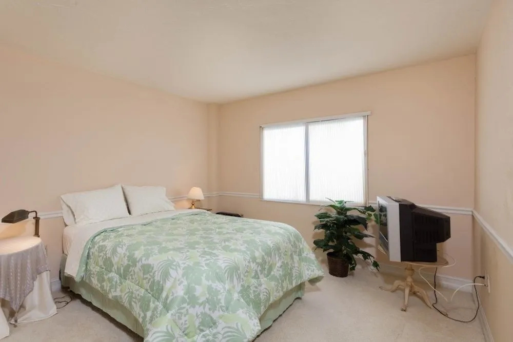 photo 1 of Sea Isles 2d-1 - MO 2 Bedrooms 2 Bathrooms Condo