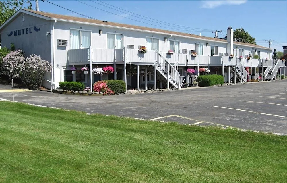 photo 1 of Sea Whale Motel