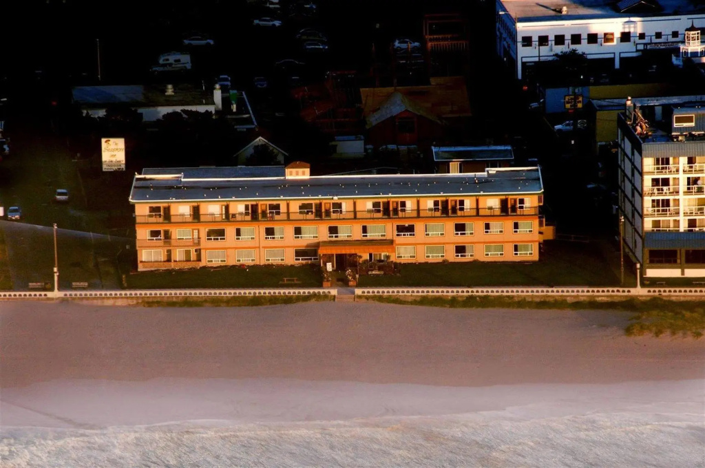 photo 1 of Seashore Inn on the Beach