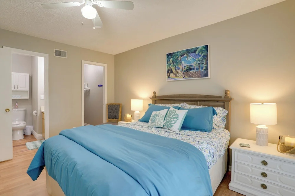 photo 1 of Seminole Townhome: Easy Access to Beaches!