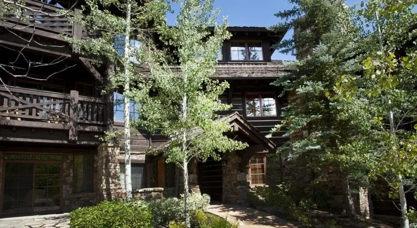 photo 1 of Settlers Lodge 203ST