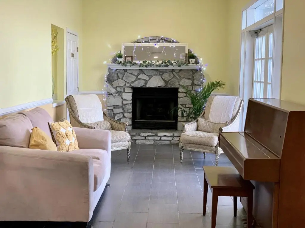 photo 1 of Seven Gables Inn