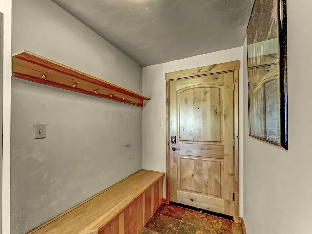 photo 1 of Sf411 Snowflake 3br 3ba 4 Bedroom Condo by RedAwning