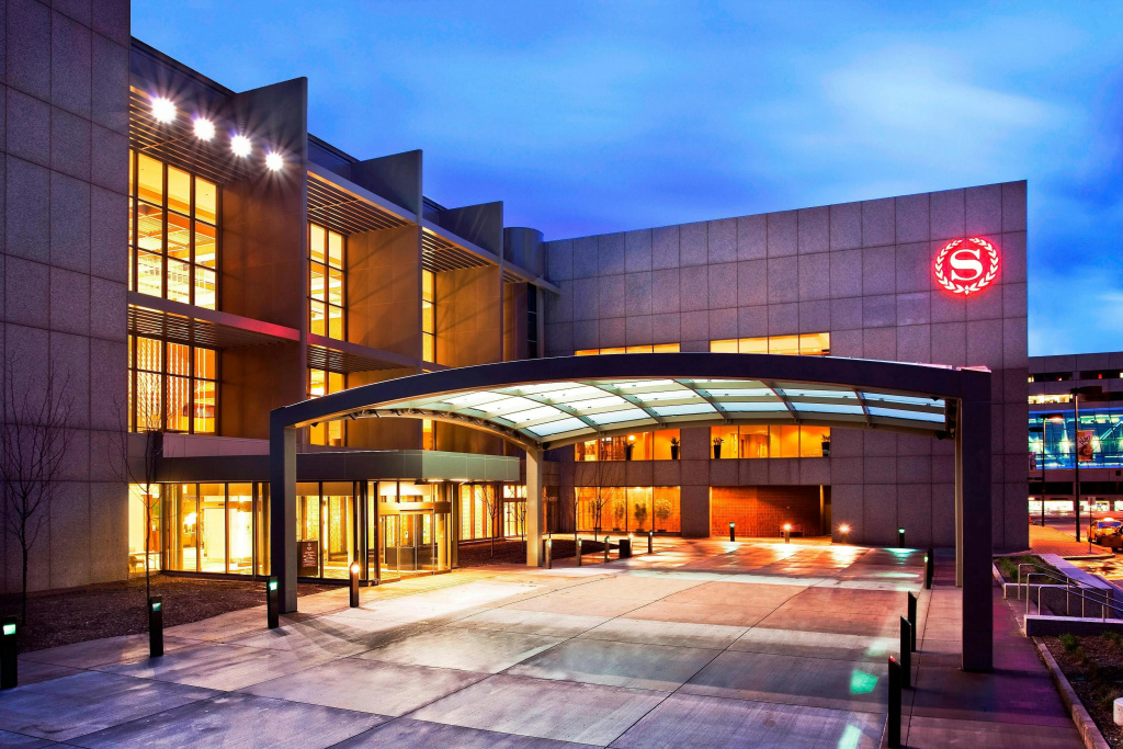photo 1 of Sheraton Kansas City Hotel at Crown Center