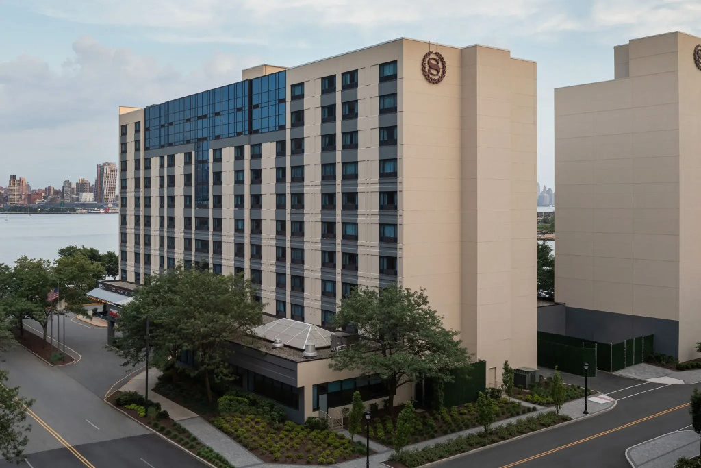photo 1 of Sheraton Lincoln Harbor Hotel
