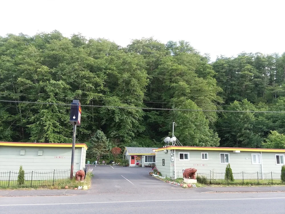 photo 1 of Shiny Motel