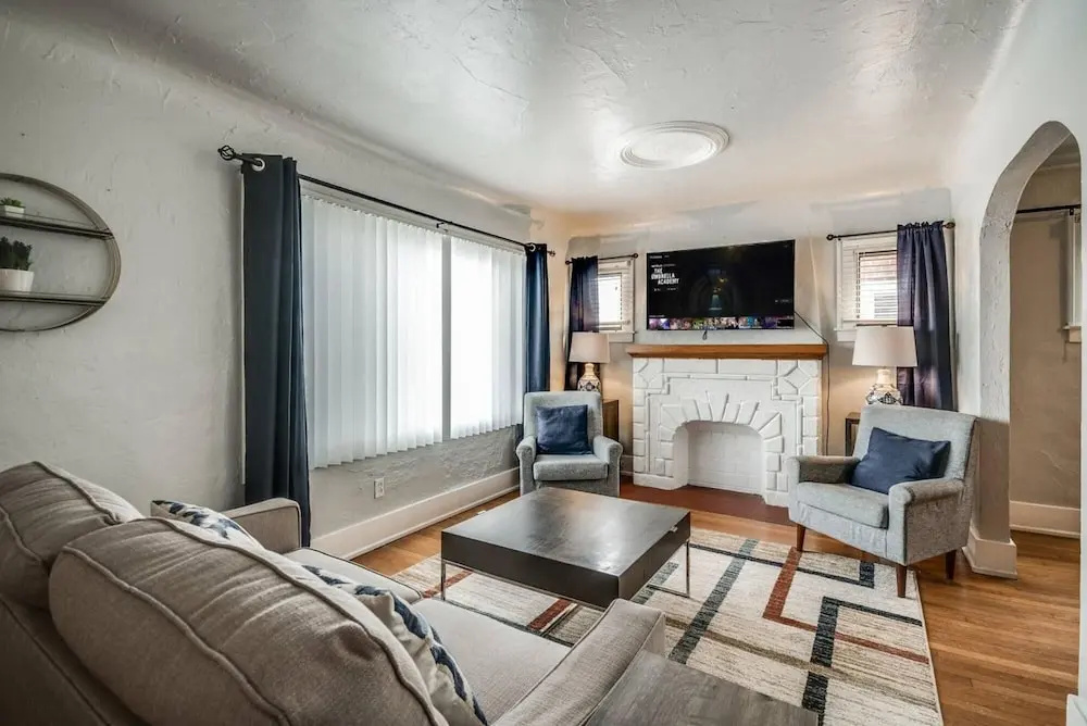 photo 1 of Shiny and Comfortable Oakland House