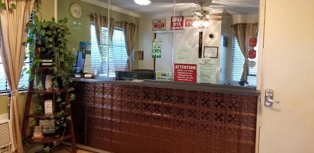 photo 1 of Sierra Crossing Motel