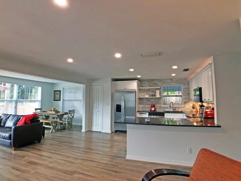 photo 1 of Siesta Heron Suites & Villas