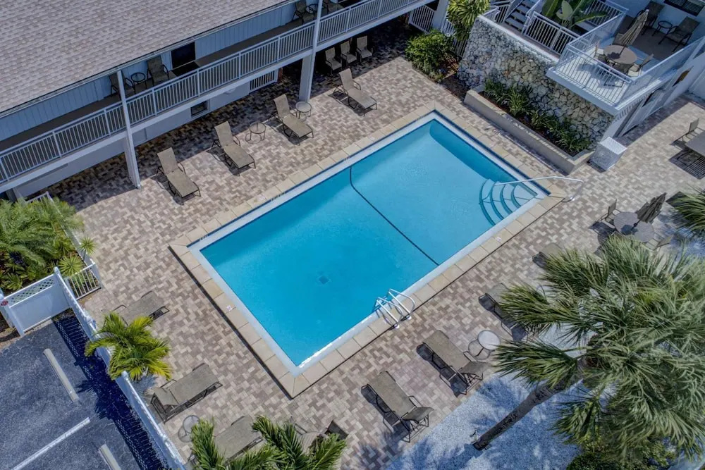 photo 1 of Siesta Sands Beach Resort 4th Floor With Elevator