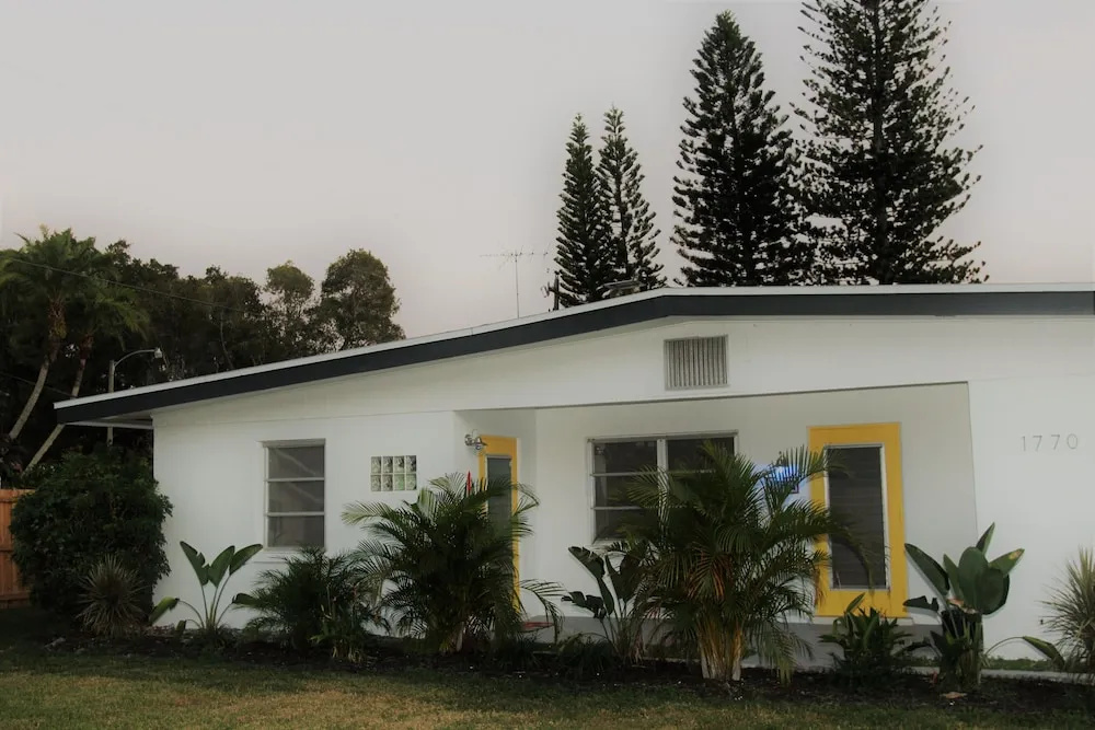 photo 1 of Siesta Surf Shack