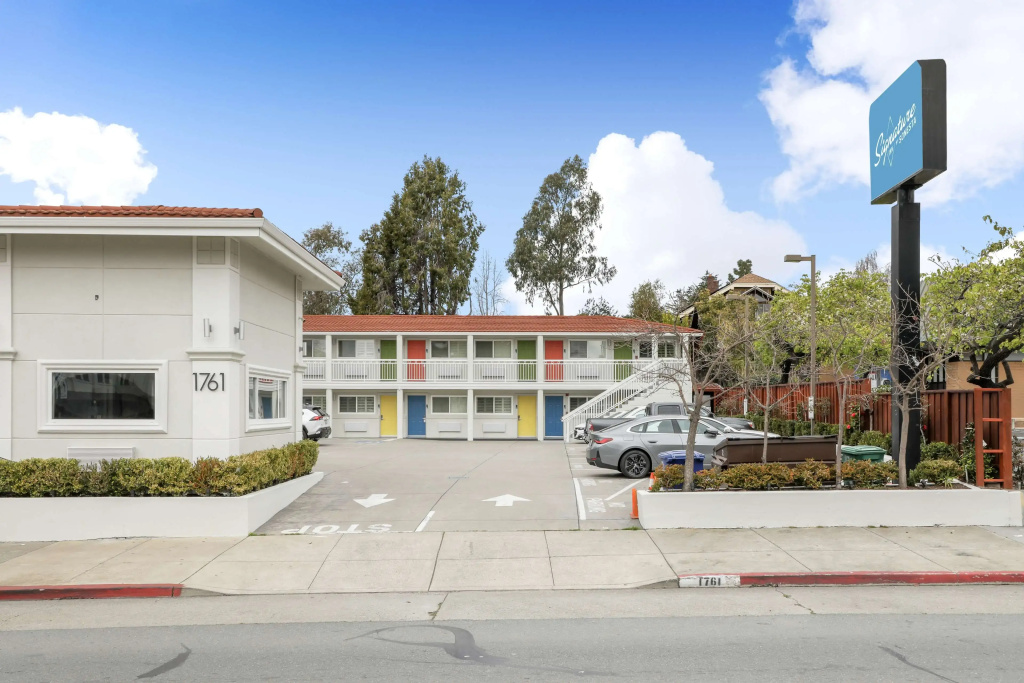 photo 1 of Signature Inn Berkeley