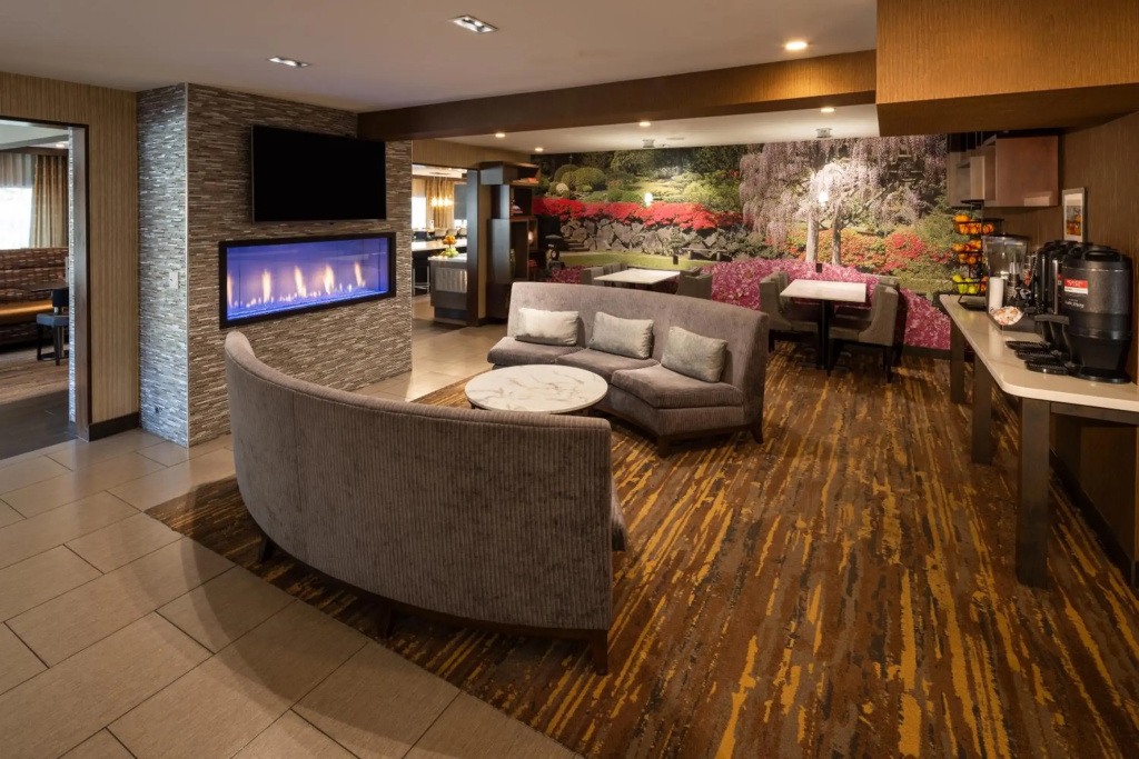 photo 1 of Silver Cloud Inn University