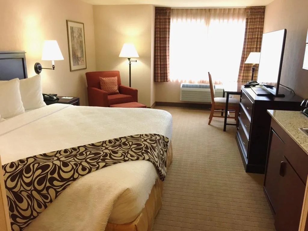 photo 1 of Silver Cloud Inn Redmond