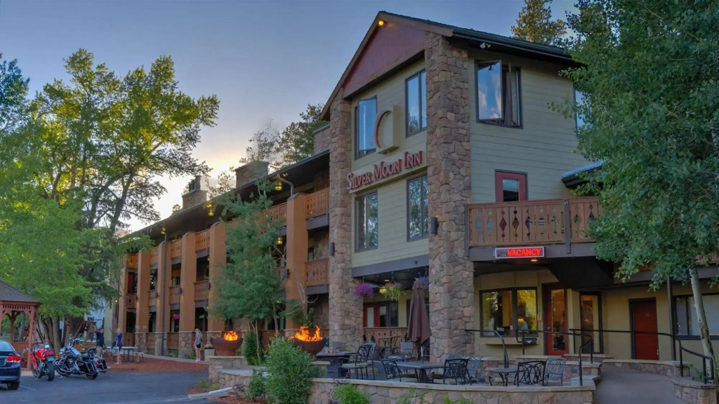 photo 1 of Silver Moon Inn