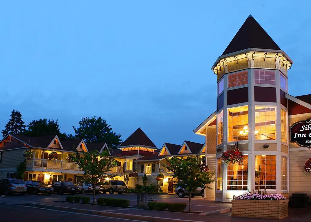 photo 1 of Silverton Inn & Suites