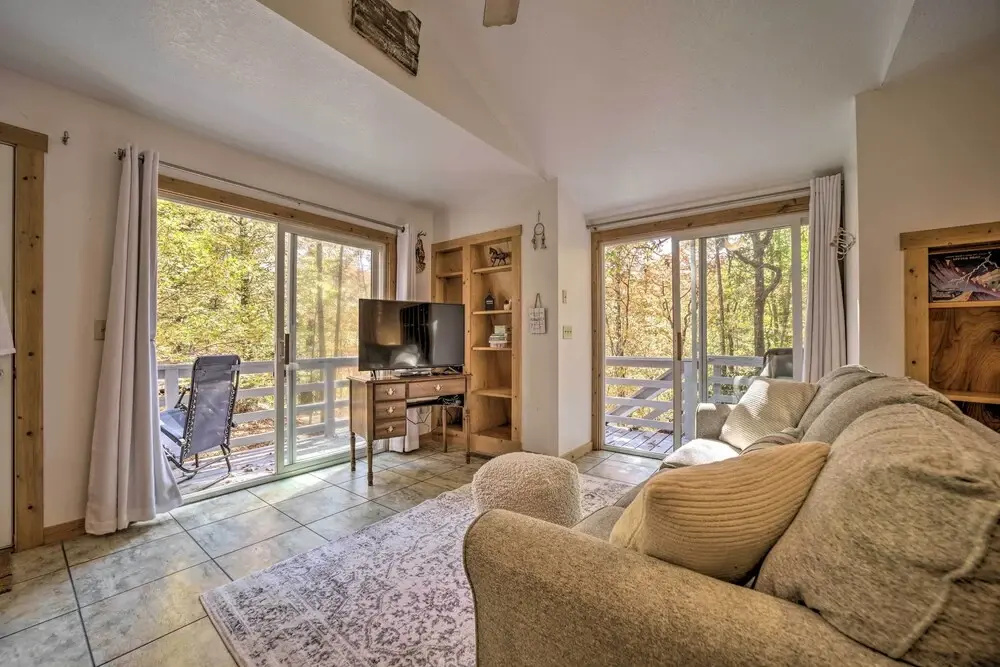 photo 1 of Sky Loft Bryson Studio: 1 Mi From Fontana Lake!