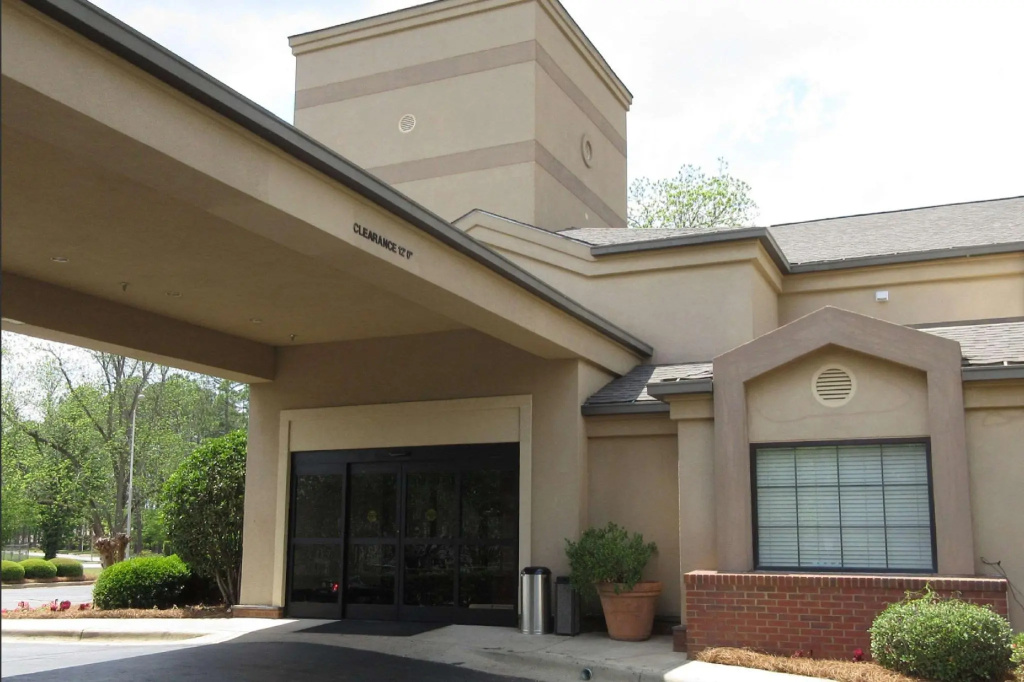 photo 1 of Ramada by Wyndham Albany GA