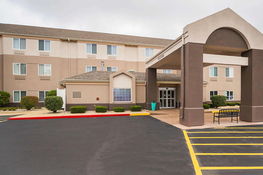 photo 1 of Sleep Inn And Suites Danville