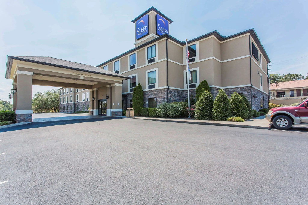photo 1 of Sleep Inn & Suites Manchester near Arnold AFB