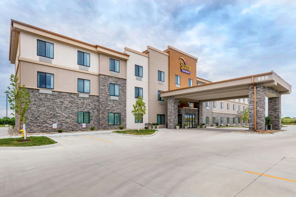 photo 1 of Sleep Inn & Suites West Des Moines near Jordan Creek