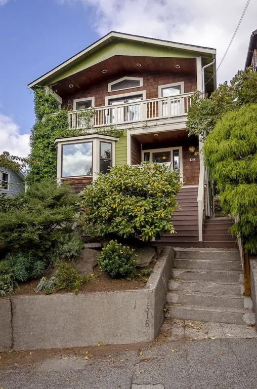 photo 1 of Sleeps 16 Luxurious 6BR Seattle Home