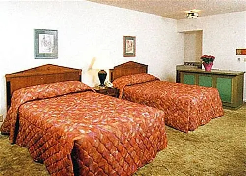 photo 1 of Somerset House Motel