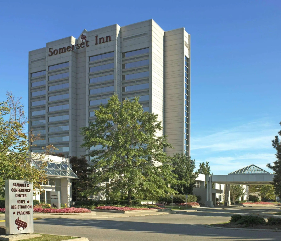 photo 1 of Somerset Inn