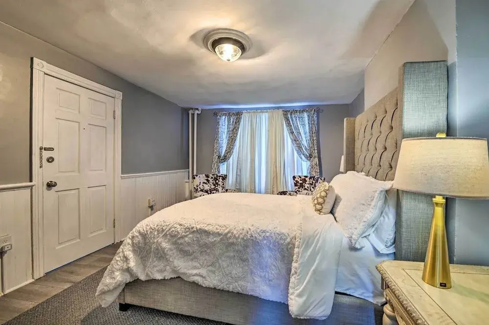 photo 1 of Sophisticated Albany Vacation Rental