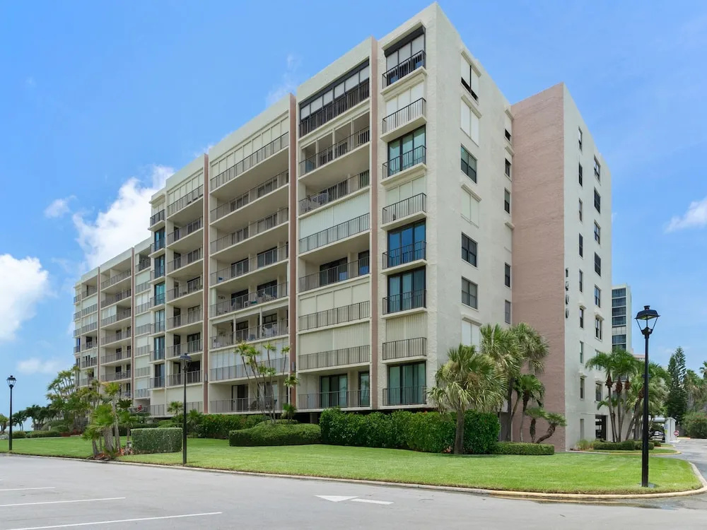 photo 1 of South Beach 302 by Vtrips