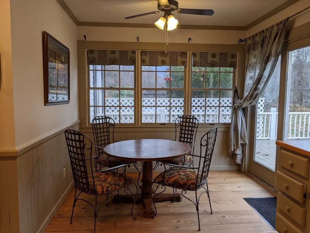 photo 1 of Southern Charm Riverside 4 Bedroom Home by Redawning
