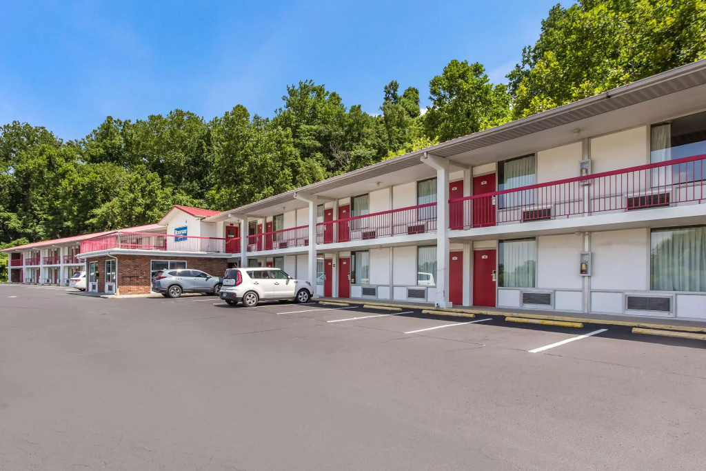 photo 1 of Rodeway Inn South Point